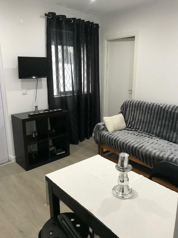 شقة Trafaria  في Corner House المظهر الخارجي الصورة